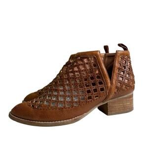 Jeffrey Campbell Taggart Leather Perforated‎ Ankle Booties Boots Women’s 7.5